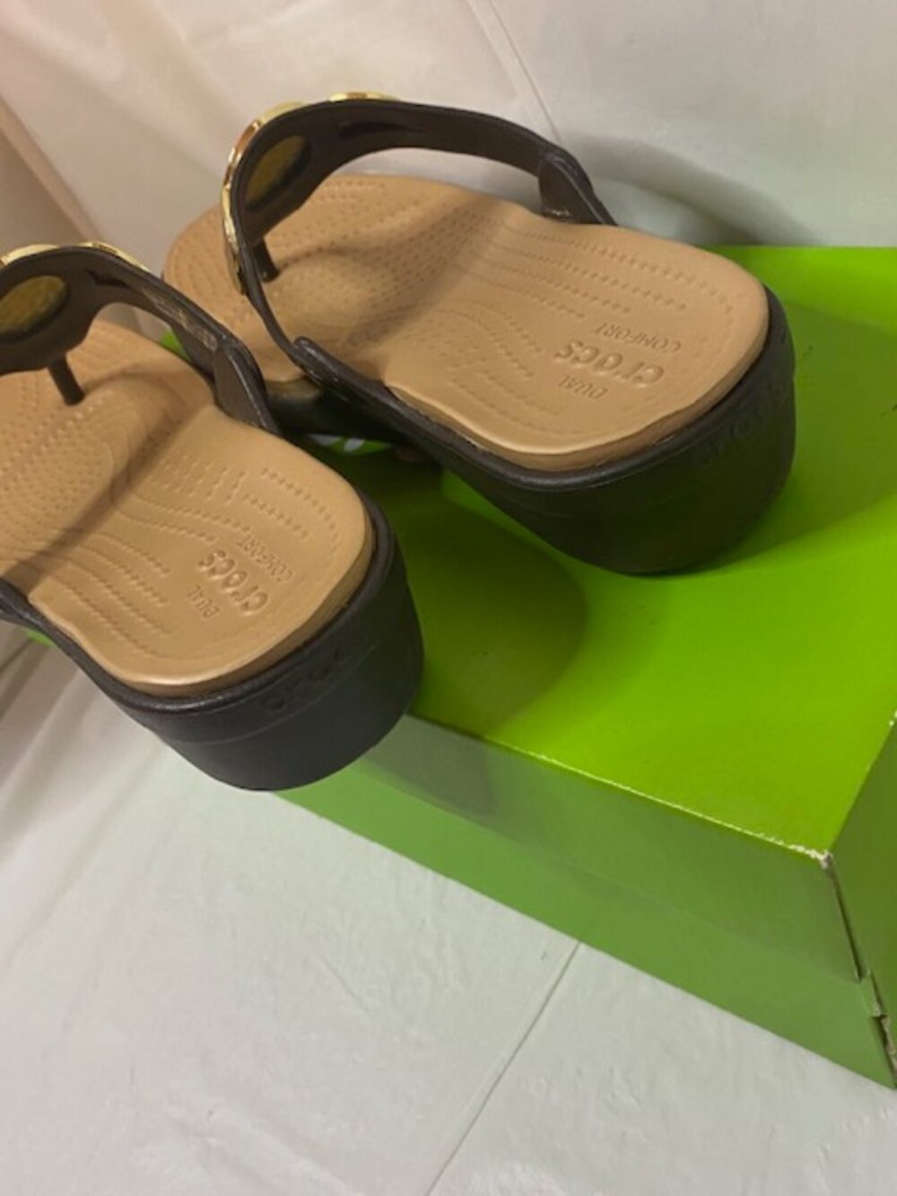 Crocs Sanrah Wedge Sandals Brown/gold, Women's Size 8 - Picture 5 of 8